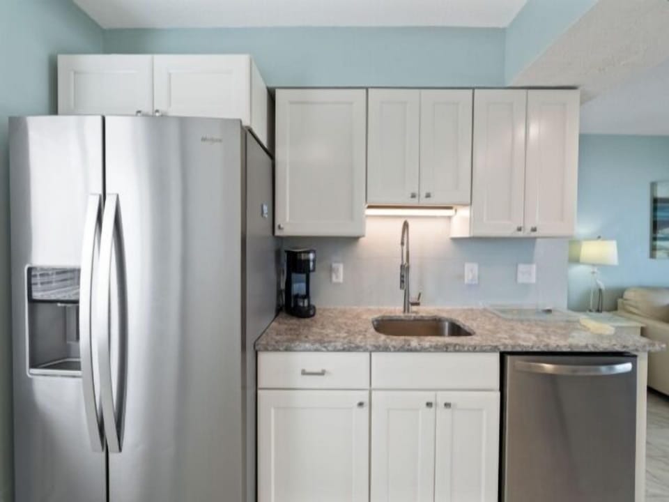 Villa, 1 Bedroom | Private kitchen | Fridge, coffee/tea maker