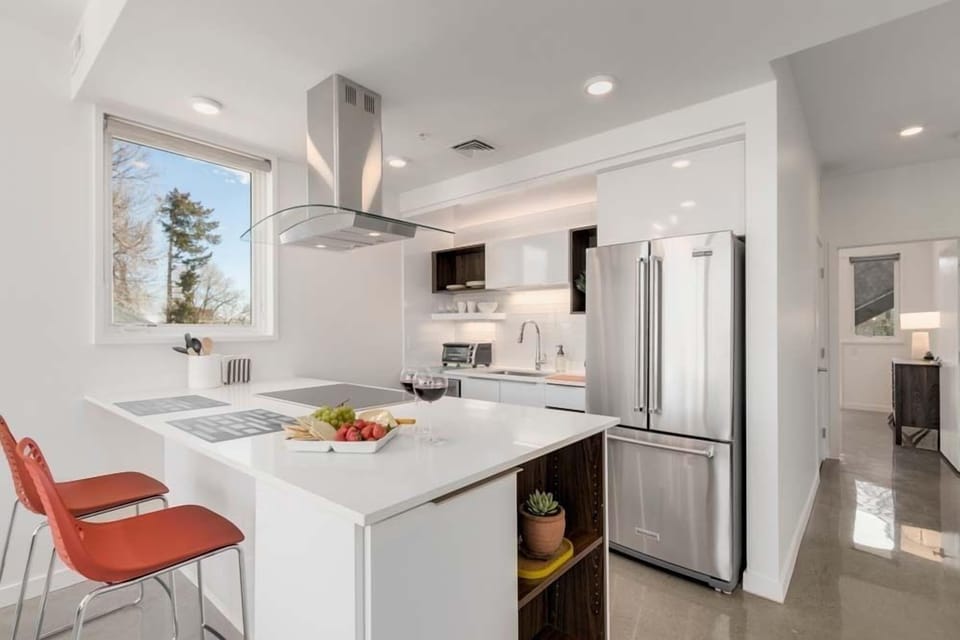 Chef's Kitchen | Beautiful Finishes and Natural Lighting!