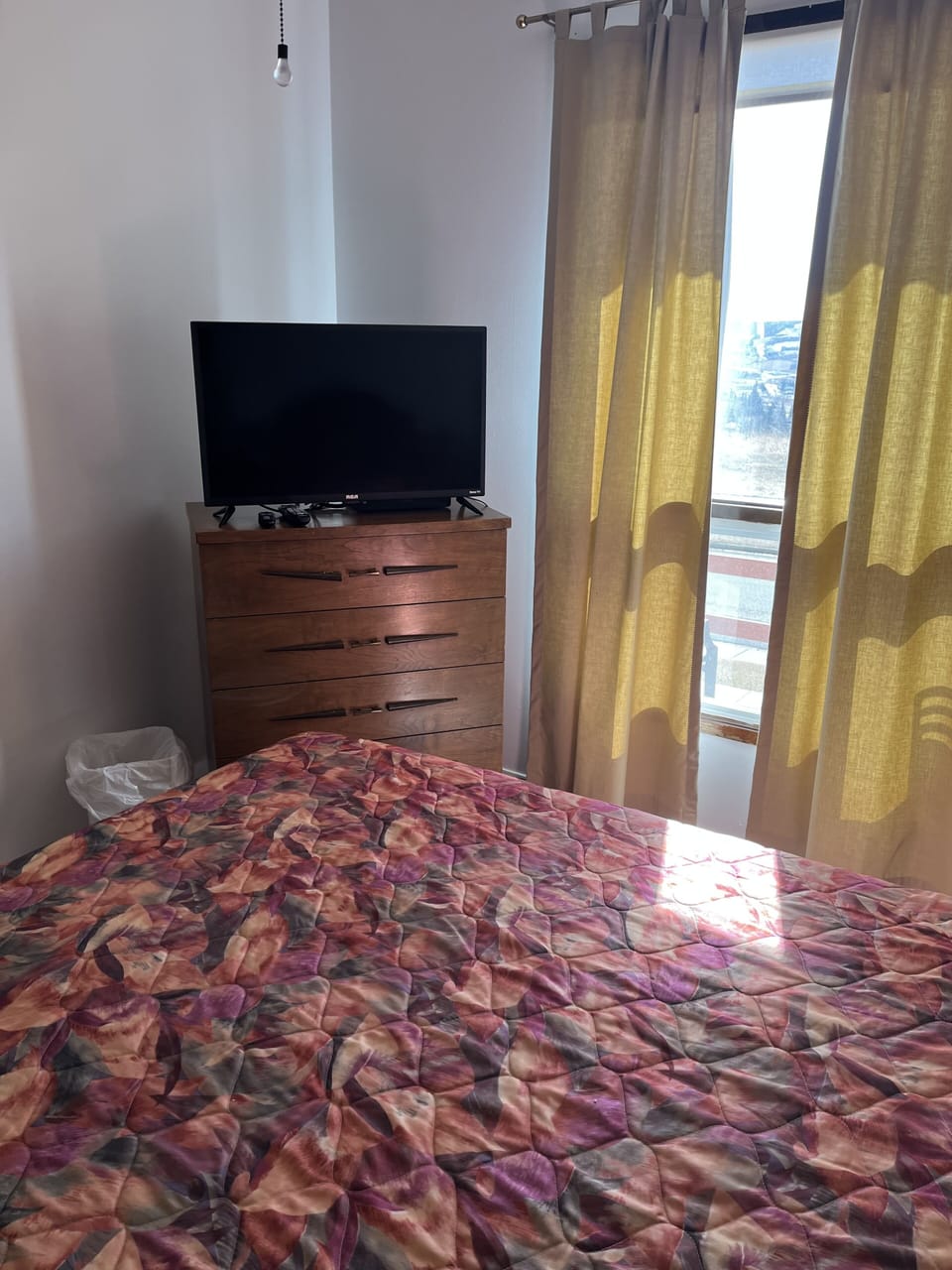 Basic Room, 1 Queen Bed, Valley View | 1 bedroom, iron/ironing board, free WiFi, wheelchair access