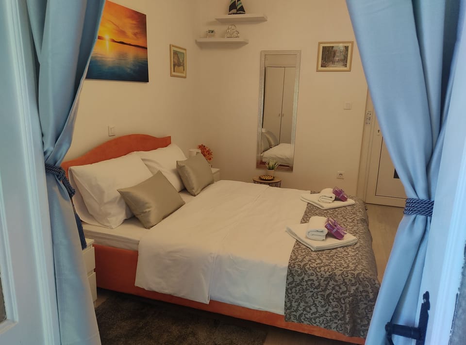 House (Room Porat 2 with Private Terrace - D) | 1 bedroom