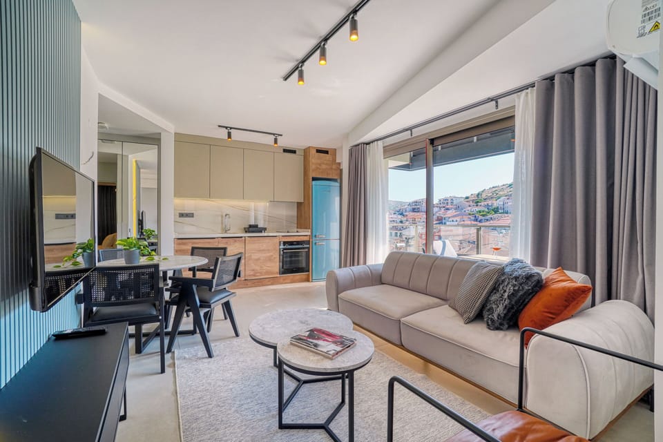 Executive Suite, Balcony, City View | Premium bedding, desk, laptop workspace, blackout drapes