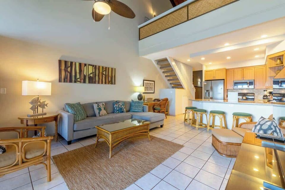 Classic clean Hawaiiana  decor 