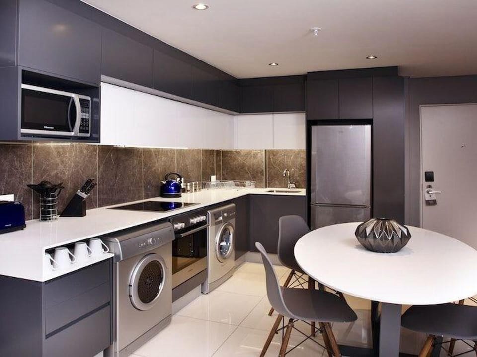 Apartment | Private kitchen | Fridge, microwave, oven, stovetop