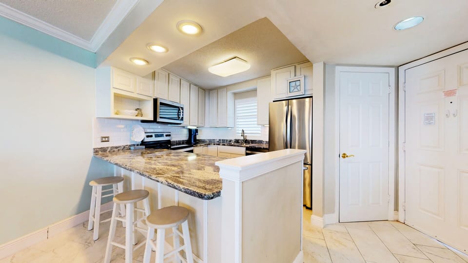 Condo, 2 Bedrooms (Beachside I 4144) | Private kitchen