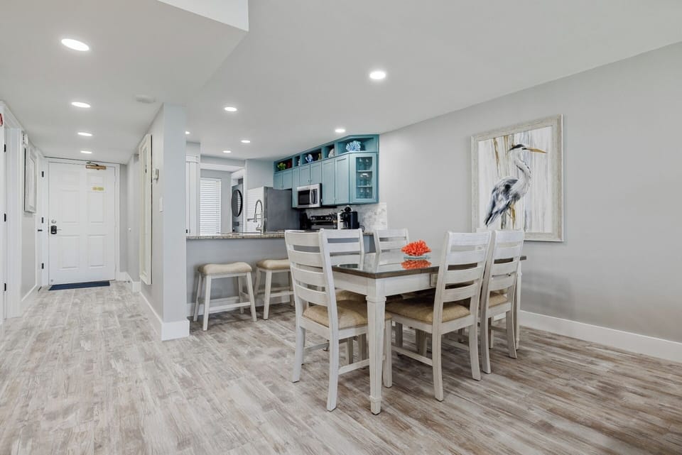 Dining table + bar seating