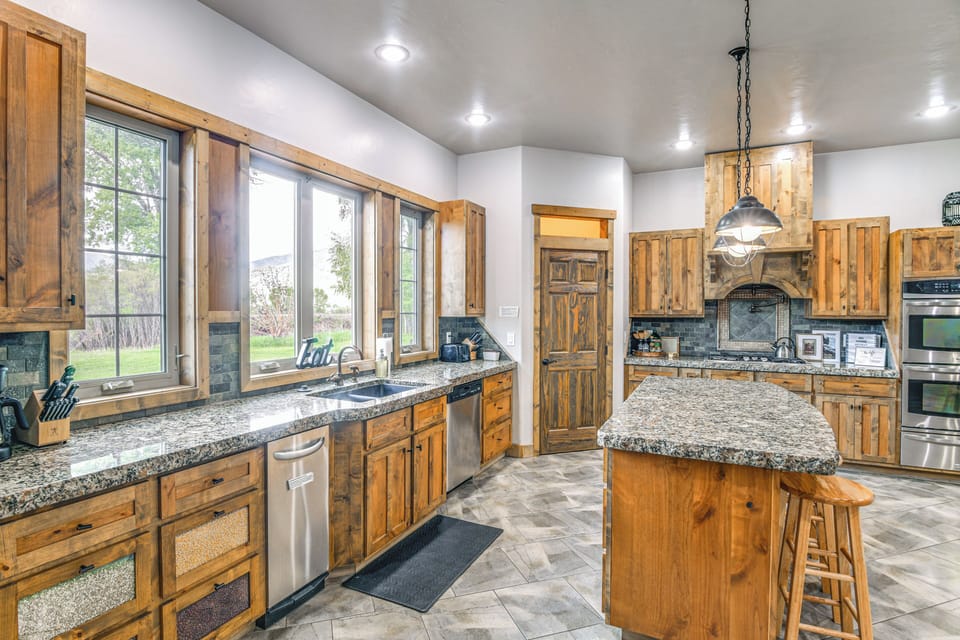 Kitchen | 1st Floor | Stainless Steel Appliances w/ Dishwasher | Cooking Basics