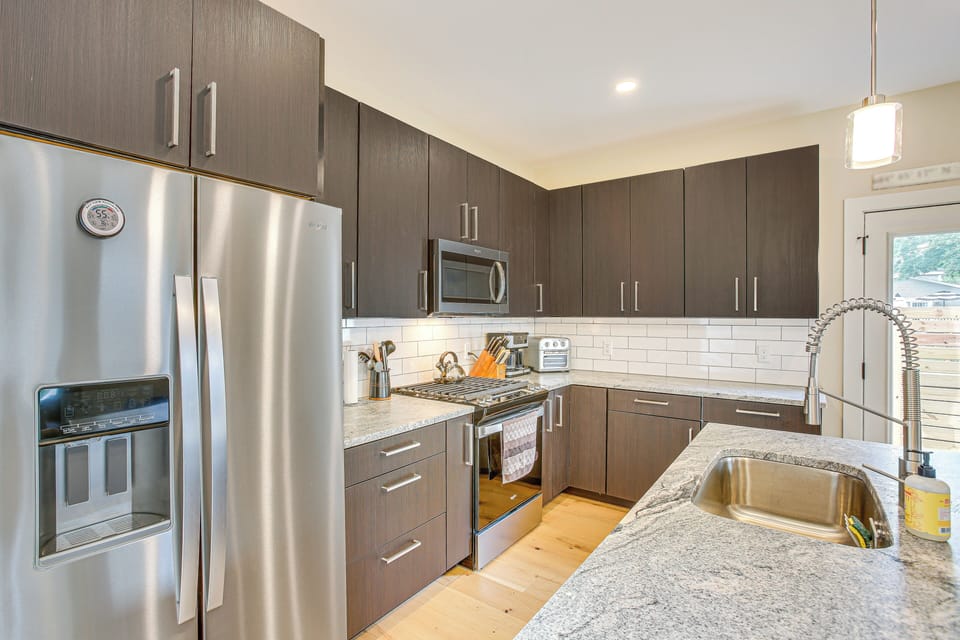 Kitchen | 1st Floor | Dishwasher | Combo Drip/Single-Serve Coffee Maker