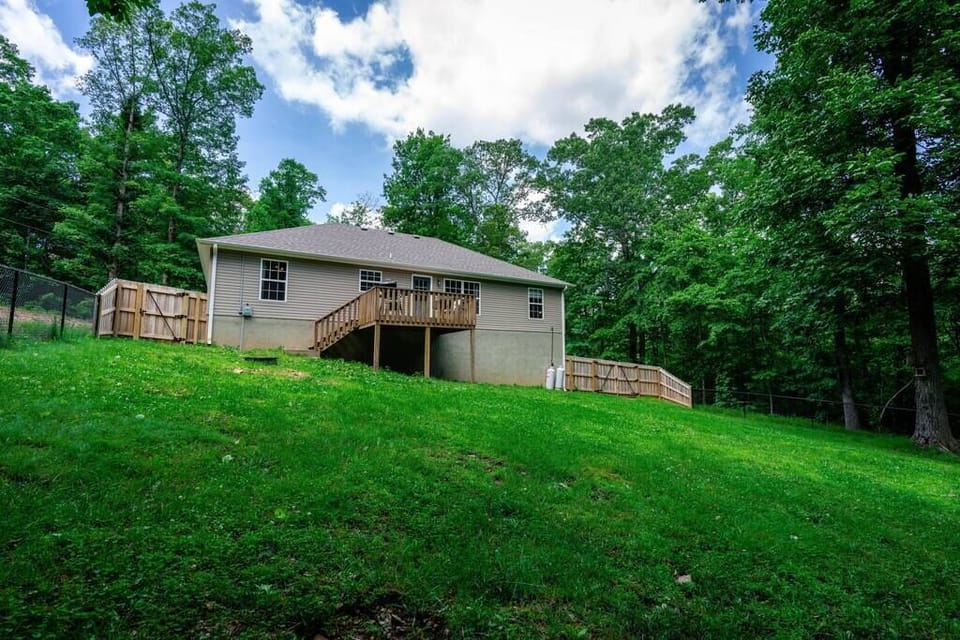 Fully fenced in yard!