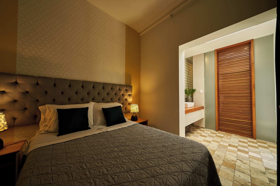 Comfort Single Room | In-room safe, blackout drapes, WiFi (free)