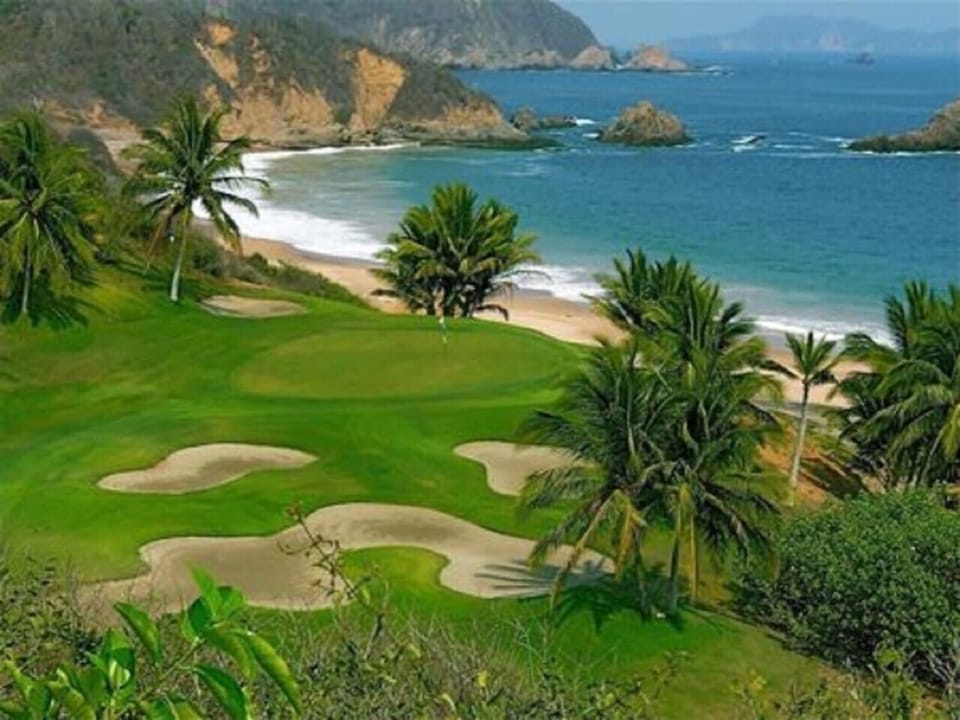 El Tamarindo golf course