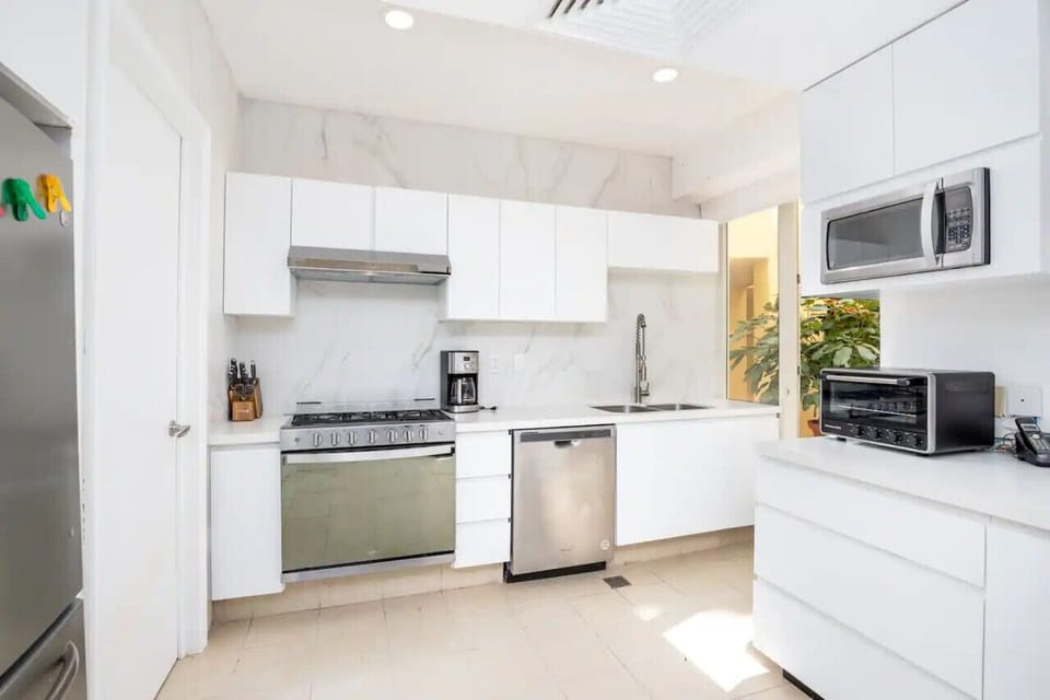 Fully equipped kitchen