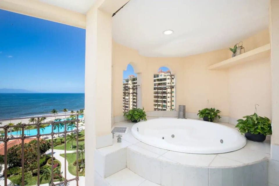 Jacuzzi on terrace