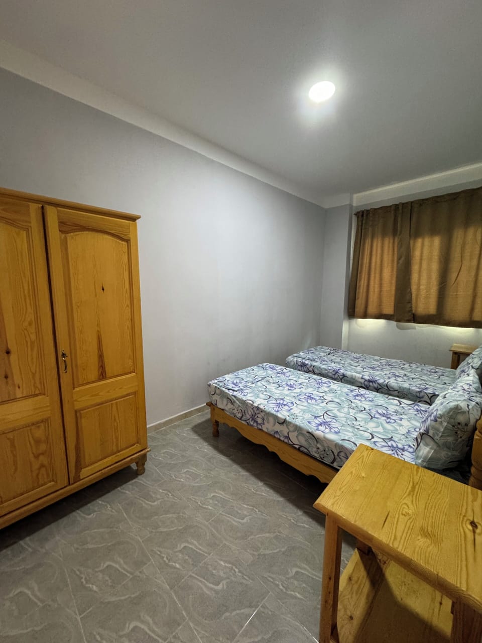 Minibar, laptop workspace, blackout drapes, WiFi (free)