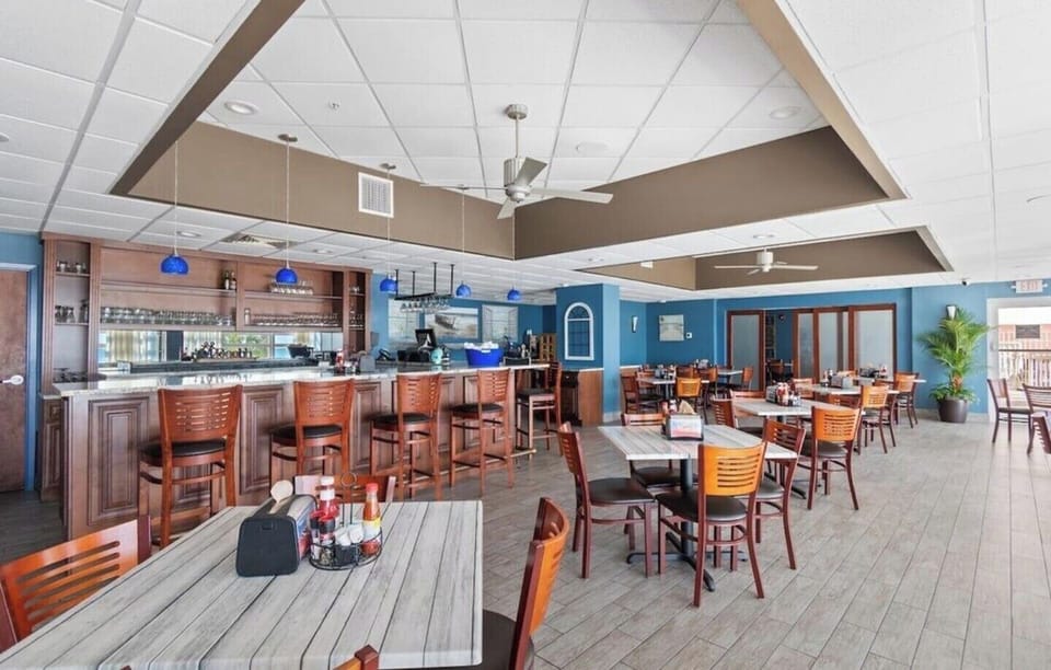 Bay Watch Restaurant Serving Seasonal Dining And Year Around Breakfast Buffet