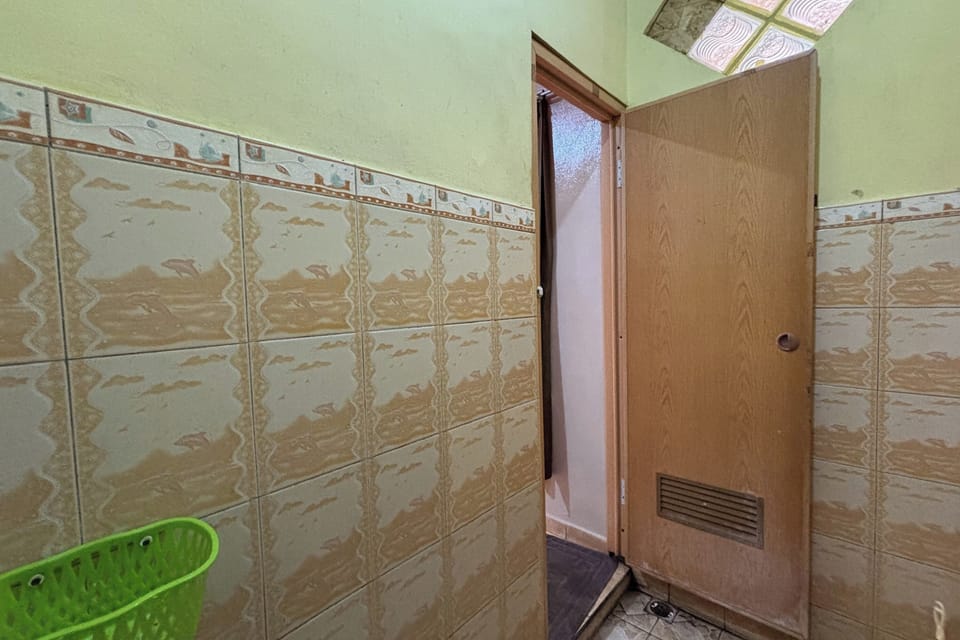 Standard Room | Bathroom | Shower, rainfall showerhead, free toiletries, hair dryer