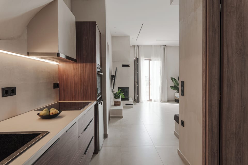 The fully equipped kitchen of the first apartment 