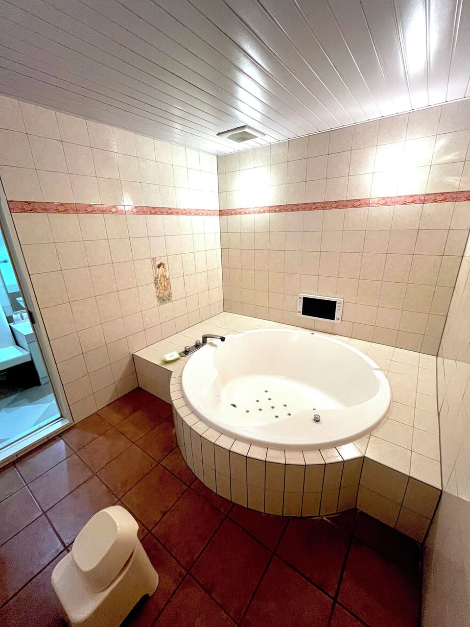 Deluxe Room, Smoking | Bathroom | Free toiletries, hair dryer, electronic bidet, towels
