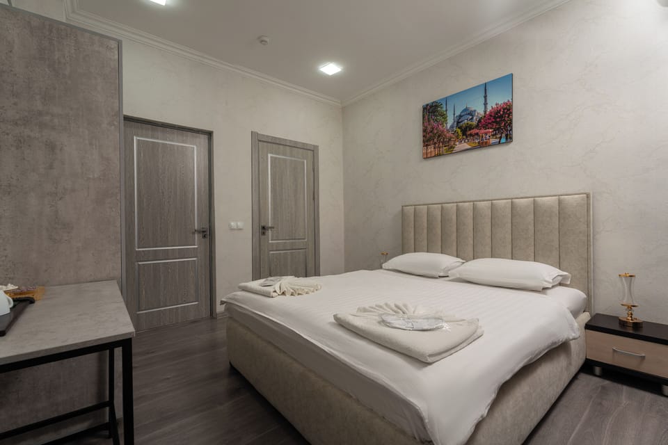 Basic Double Room | Premium bedding, down comforters, desk, laptop workspace