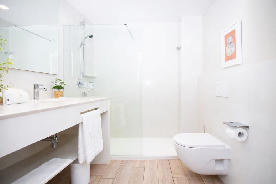 Familiar Vistas Mar | Bathroom | Free toiletries, hair dryer, bidet, towels