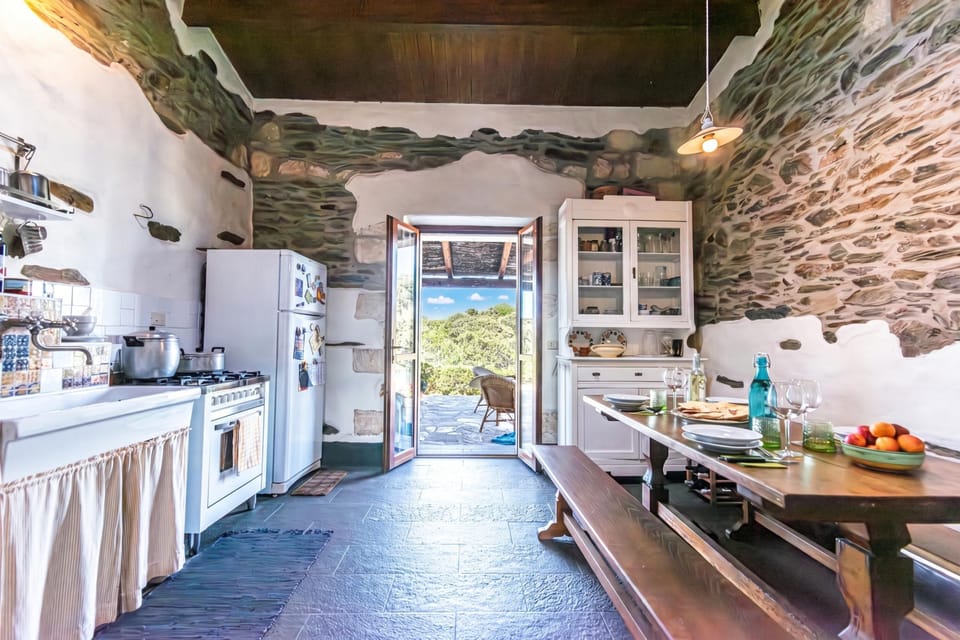 Standard House, Multiple Bedrooms (Baddi Di La Predda) | Private kitchen | Fridge, oven, stovetop, coffee/tea maker