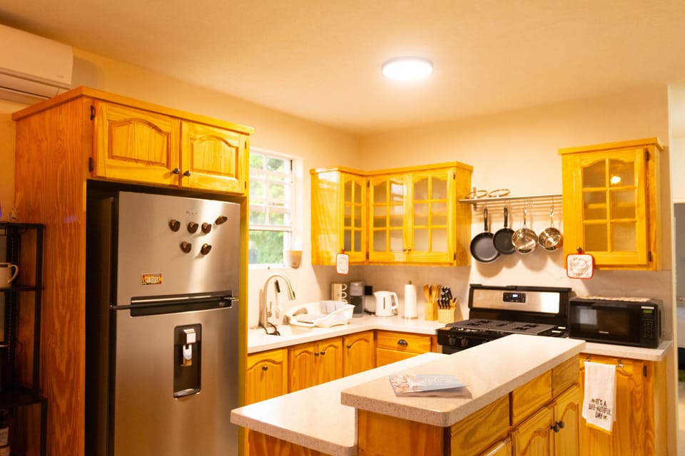 Full kitchen