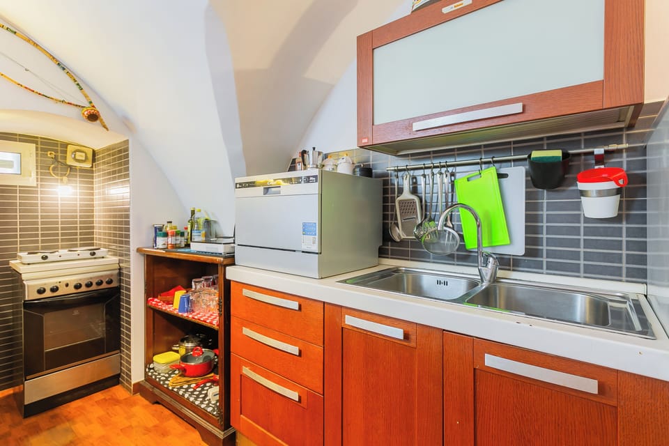 Apartment | Private kitchen | Electric kettle, dining table