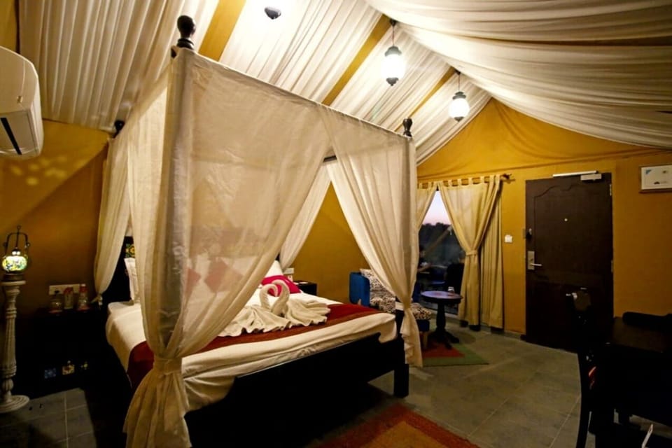 Basic Tent, Garden View | Living area | 45-inch Smart TV with digital channels, fireplace, printers