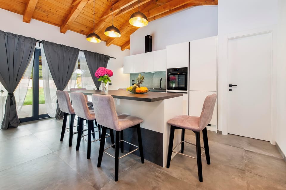 Apartment, 2 Bedrooms | Private kitchen | Coffee/tea maker, electric kettle, toaster, freezer