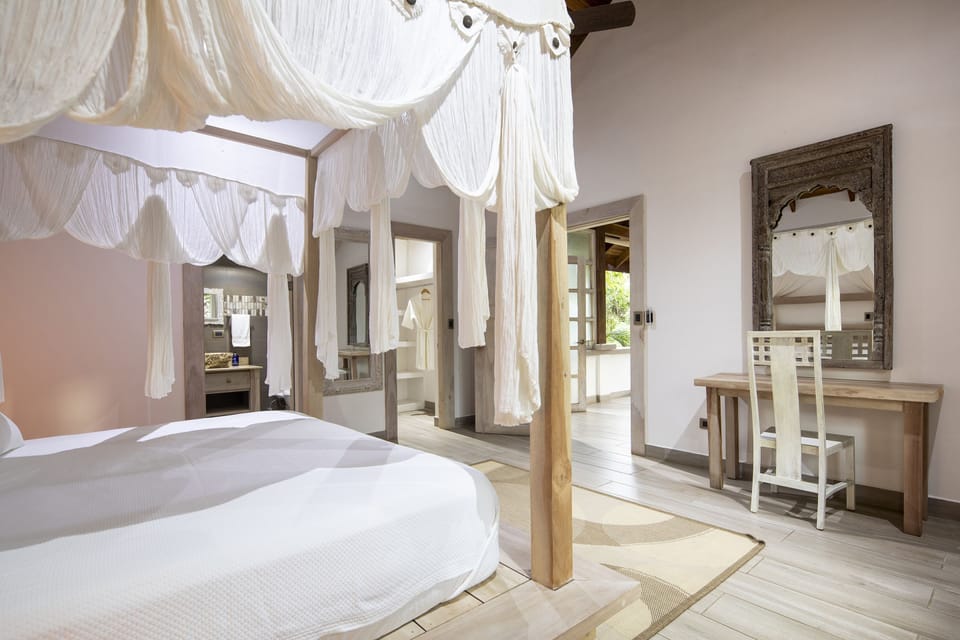 Deluxe Bungalow, 1 King Bed, Garden View | Premium bedding, in-room safe, individually furnished, free WiFi