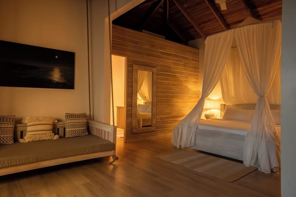 Bungalow, 1 King Bed, Garden View | Premium bedding, in-room safe, individually furnished, free WiFi