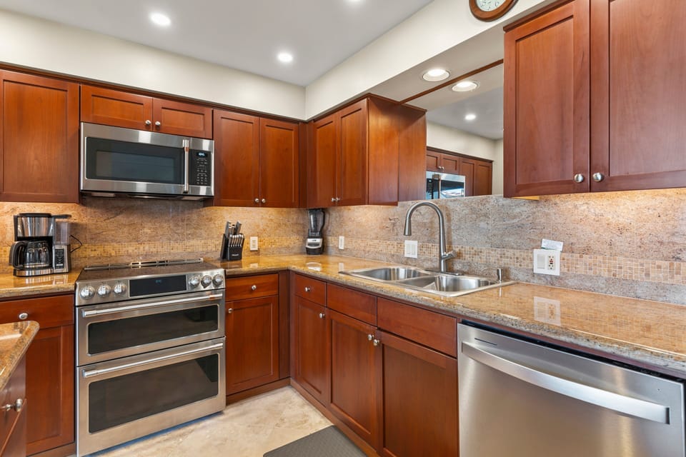 Condo, 2 Bedrooms | Private kitchen | Coffee/tea maker, fridge, oven, toaster