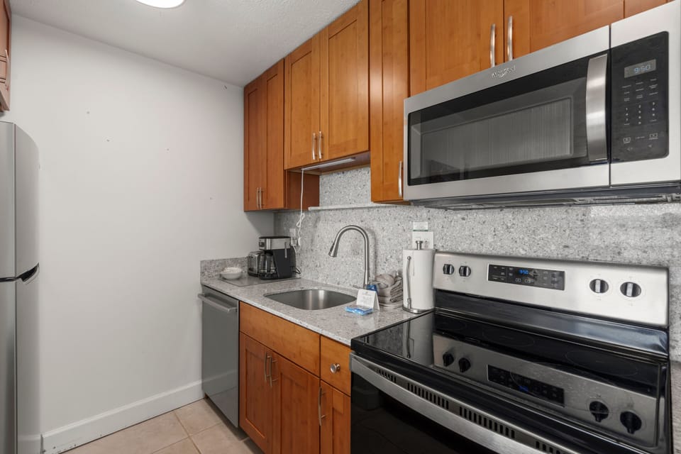 Condo, 1 Bedroom | Private kitchen | Coffee/tea maker, fridge, oven, toaster