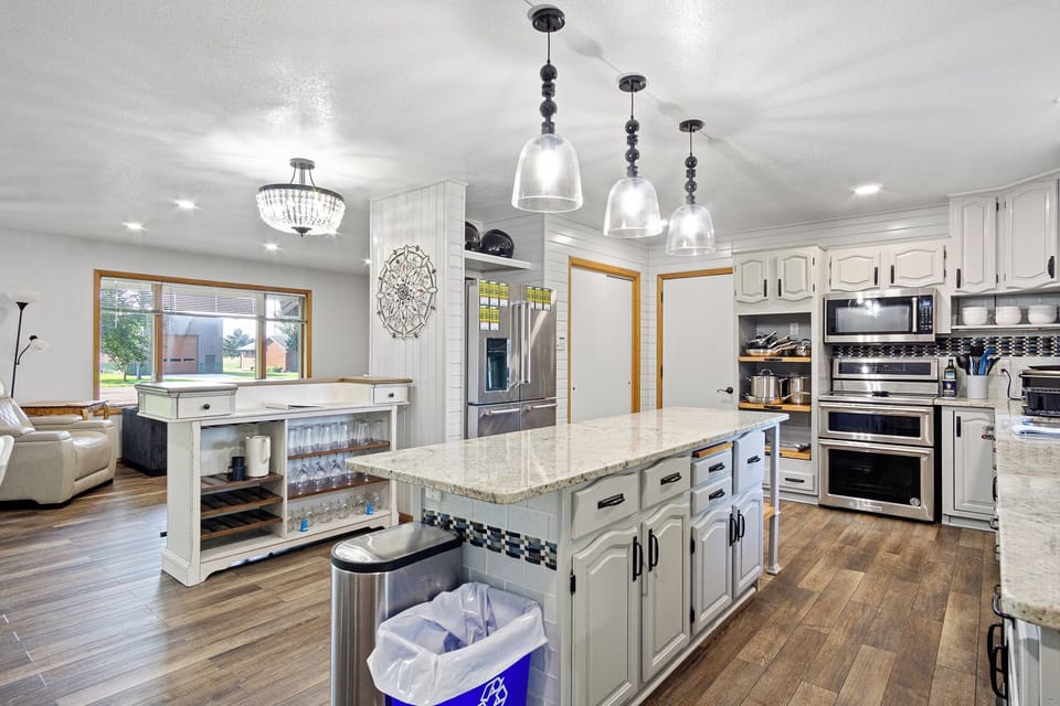 Full kitchen with large island to prep, cook or socialize. 