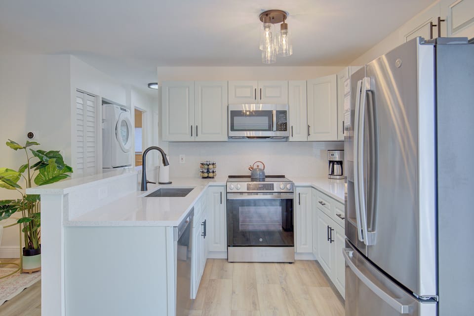 Stainless Steel appliances Quartz Countertops