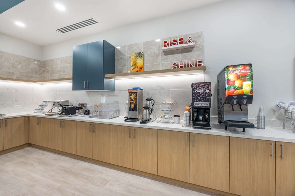 Free daily buffet breakfast