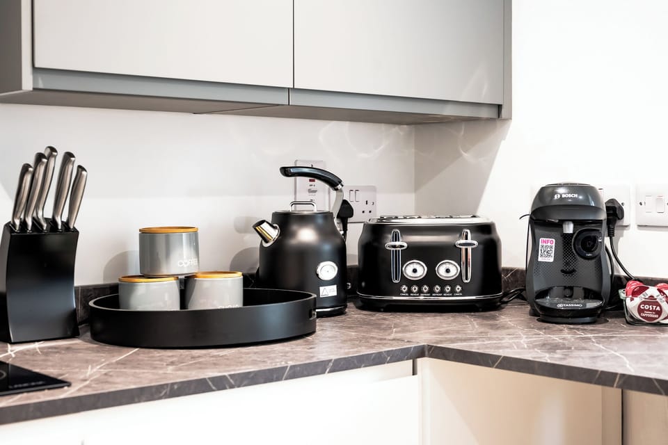 Apartment | Private kitchen | Fridge, microwave, oven, stovetop