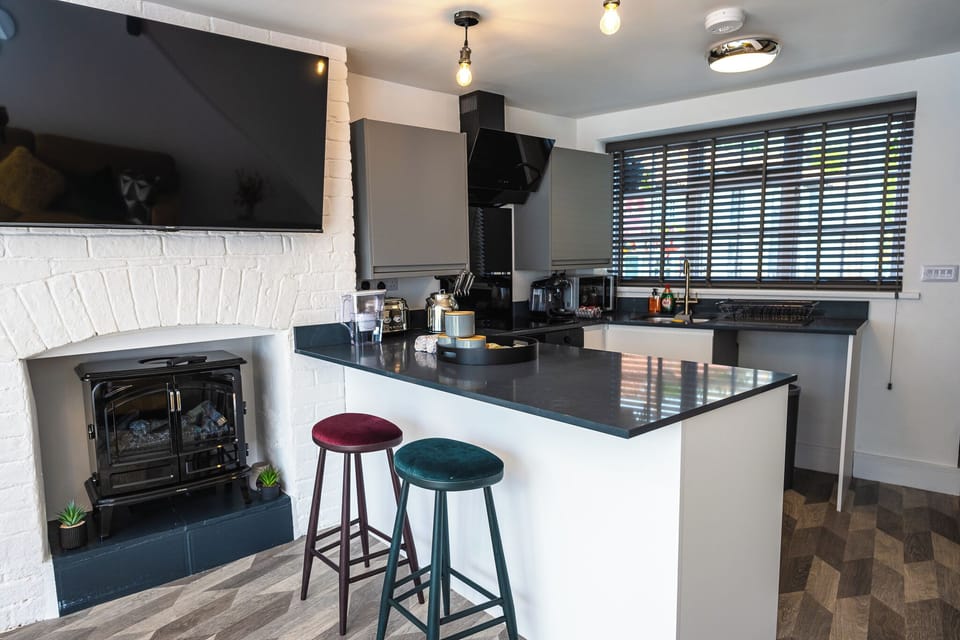 House | Private kitchen | Fridge, microwave, oven, stovetop