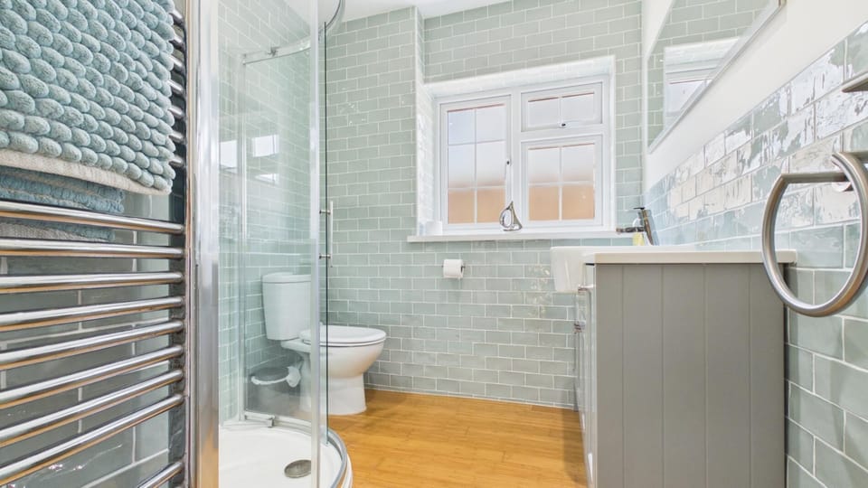 Rainbow Leap - 5 Bed Holiday Home - Saundersfoot (28250)