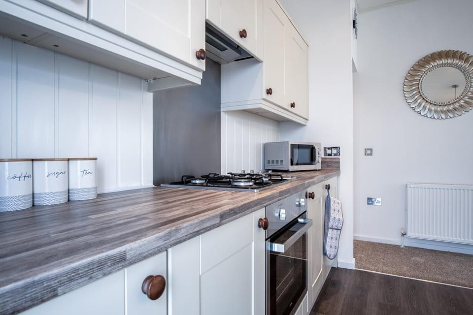Swallow Lodge - 3 Bedroom Lodge - Wisemans Bridge (25347)