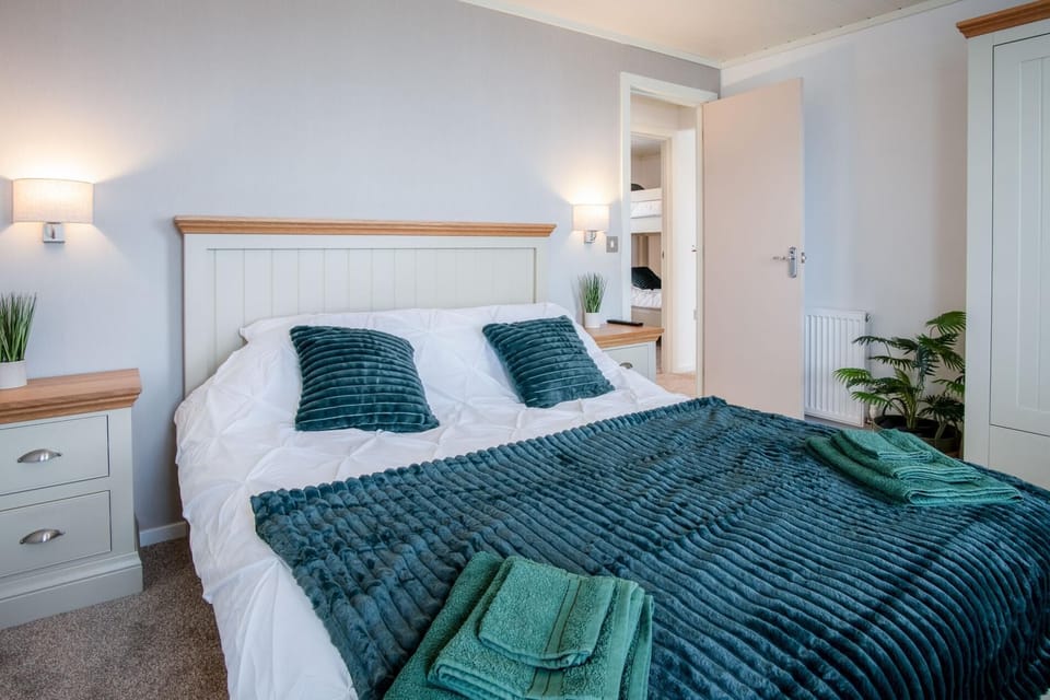 Swallow Lodge - 3 Bedroom Lodge - Wisemans Bridge (25331)