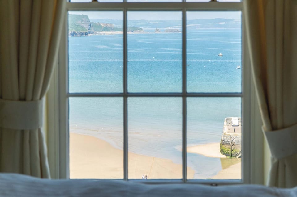 5 Belle Vue Court - 2 Bedroom Apartment - Tenby (20295)