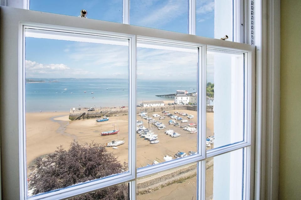 5 Belle Vue Court - 2 Bedroom Apartment - Tenby (20271)