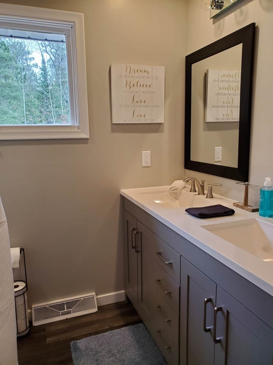 6 Bathroom 1 with shower