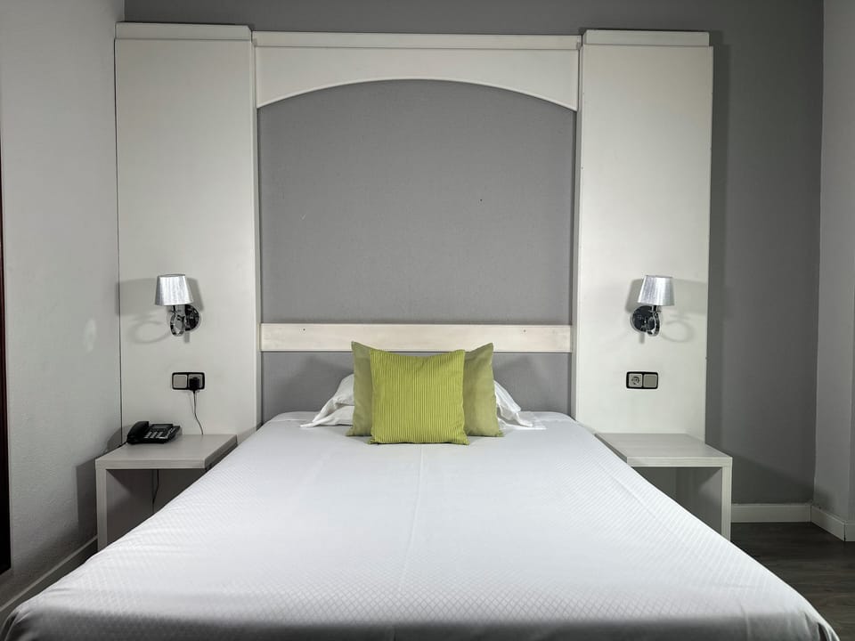 Double Room Single Use | In-room safe, desk, blackout drapes, soundproofing
