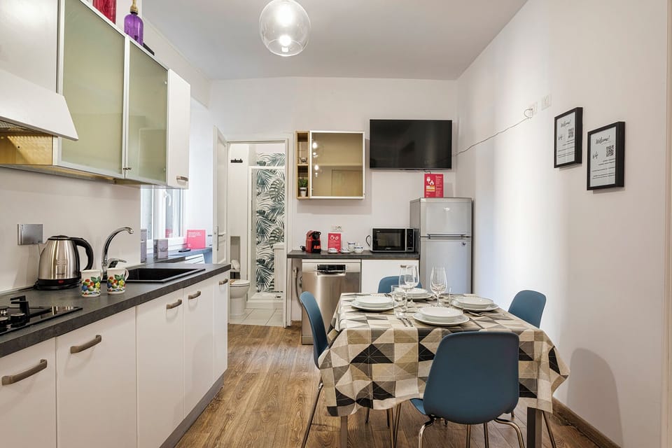 Apartment | Dining room
