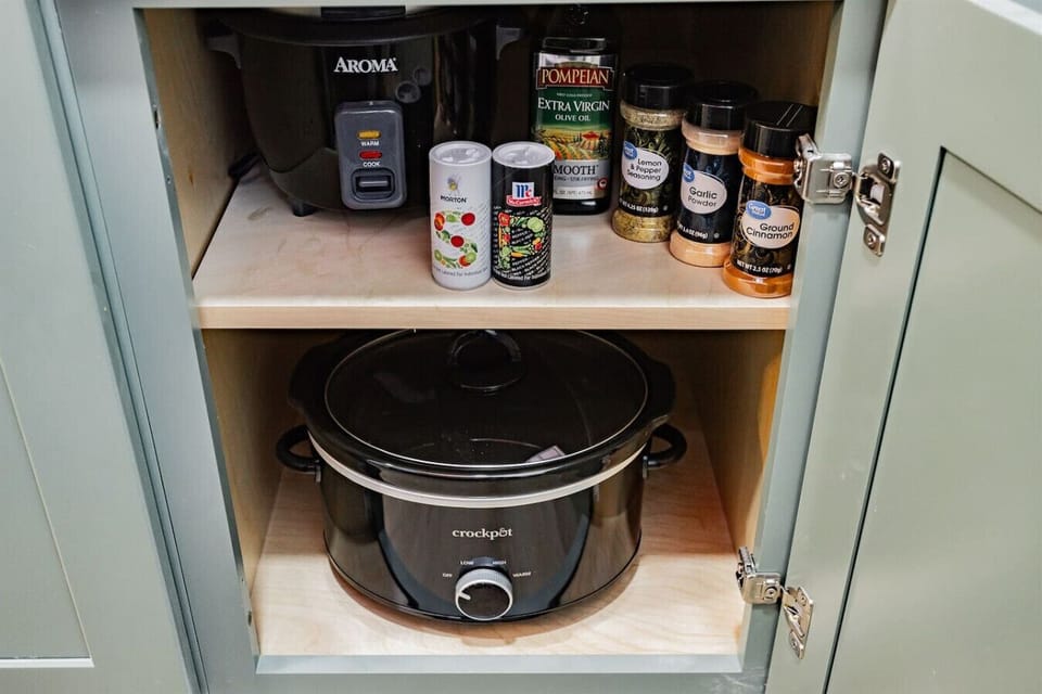 Gourmet Kitchen: Unleash your inner chef with versatile cookware and a spice collection galore!