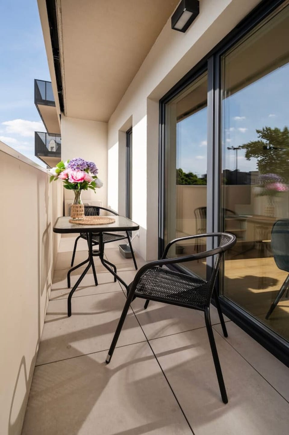 Private Balcony | Book Now with RENTUJEMY