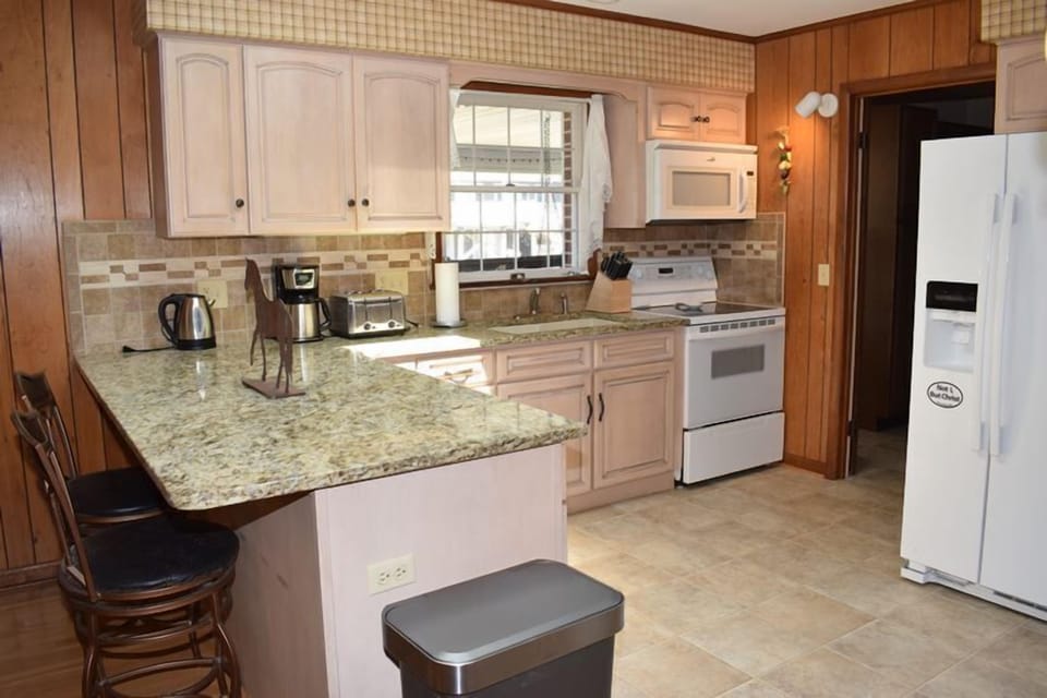 Fully equipped kitchen