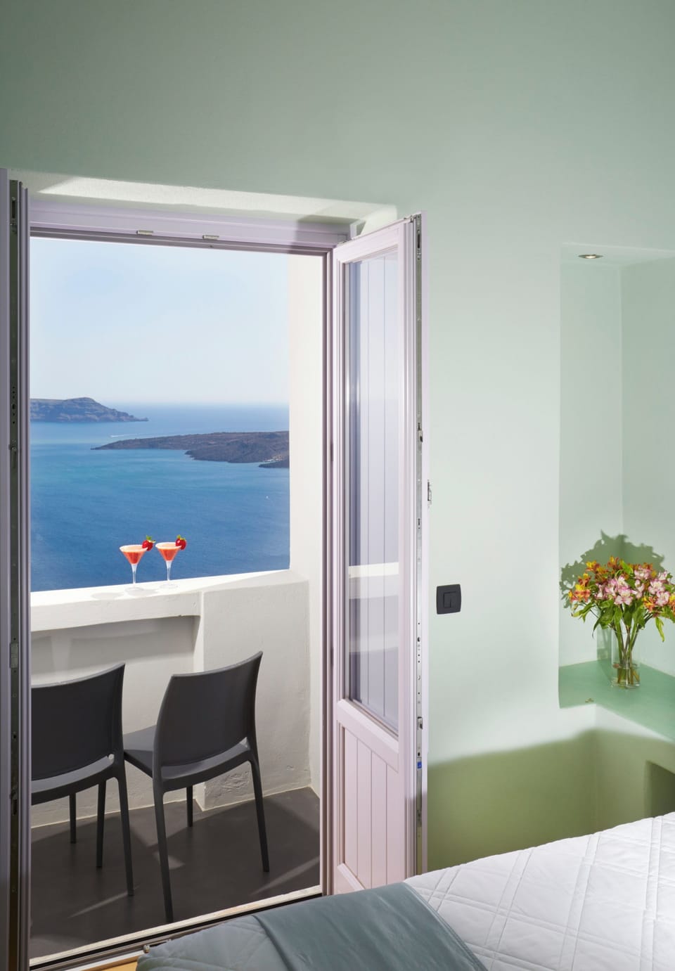 Premium Studio Suite, Hot Tub, Sea View | In-room safe, iron/ironing board, free WiFi, bed sheets