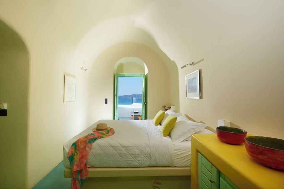 Honeymoon Suite, Hot Tub, Sea View | In-room safe, iron/ironing board, free WiFi, bed sheets